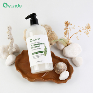 แชมพูป้องกันผมร่วง Rosemary Mint Strengthening - บำรุงและฟื้นฟูหนังศีรษะ ลดการหลุดร่วงของเส้นผม